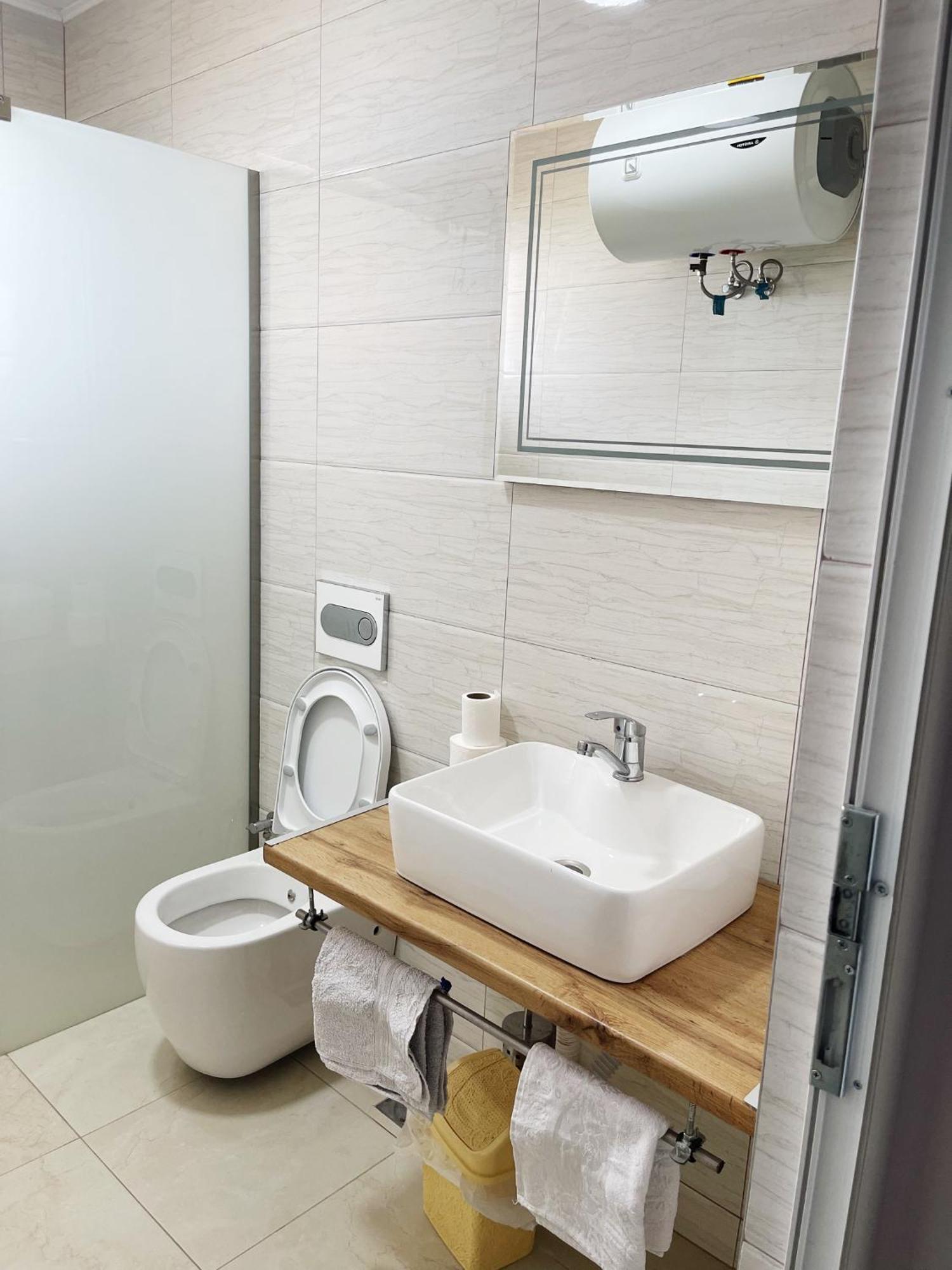 Infinity Plaza Hotel Gjakova Экстерьер фото
