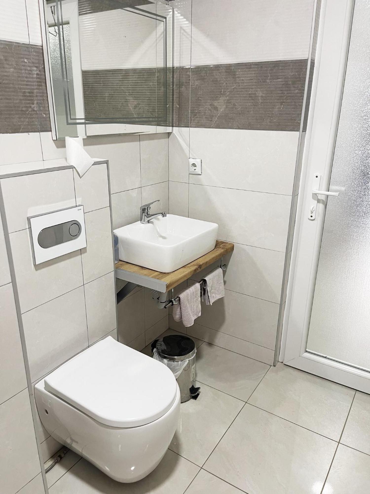 Infinity Plaza Hotel Gjakova Экстерьер фото