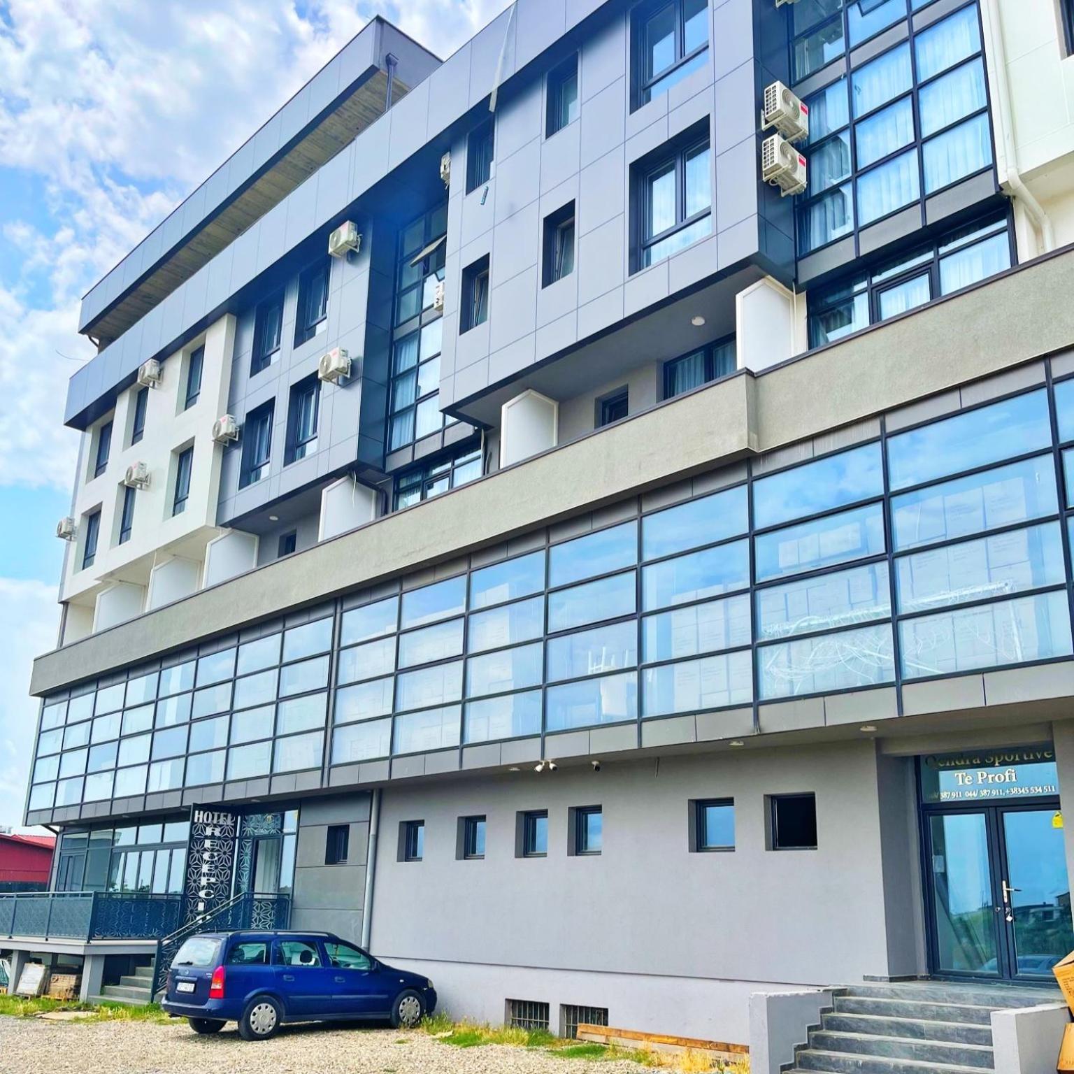 Infinity Plaza Hotel Gjakova Экстерьер фото